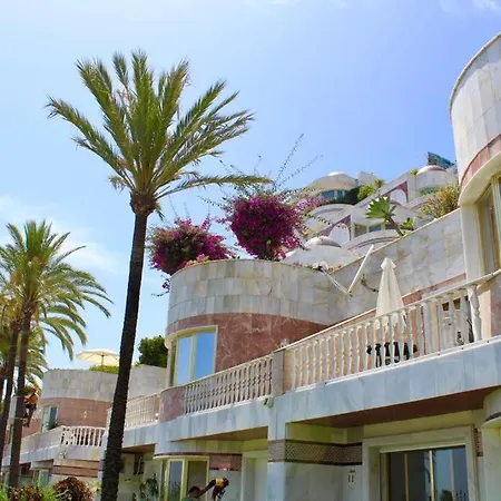 Frontline Sea In The Center Of Puerto Banus-beach Lejlighed