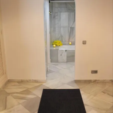 Apartment Frontline Sea In The Center Of Puerto Banus-beach