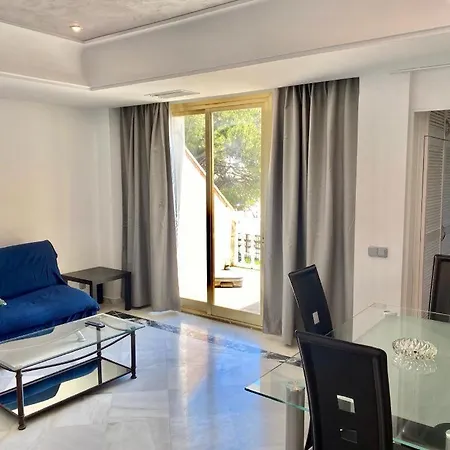 Frontline Sea In The Center Of Puerto Banus-beach Marbella