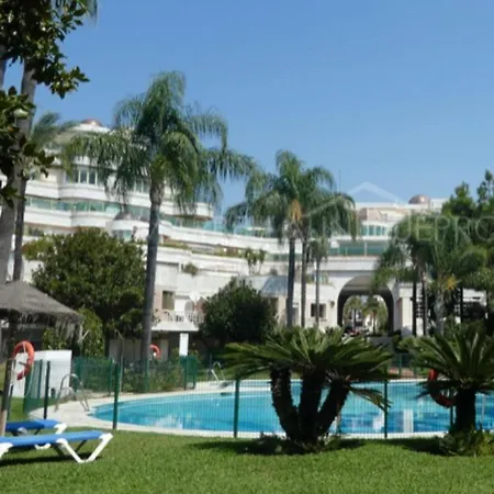 Apartment Frontline Sea In The Center Of Puerto Banus-beach