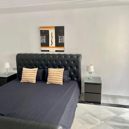 Frontline Sea In The Center Of Puerto Banus-beach Daire *